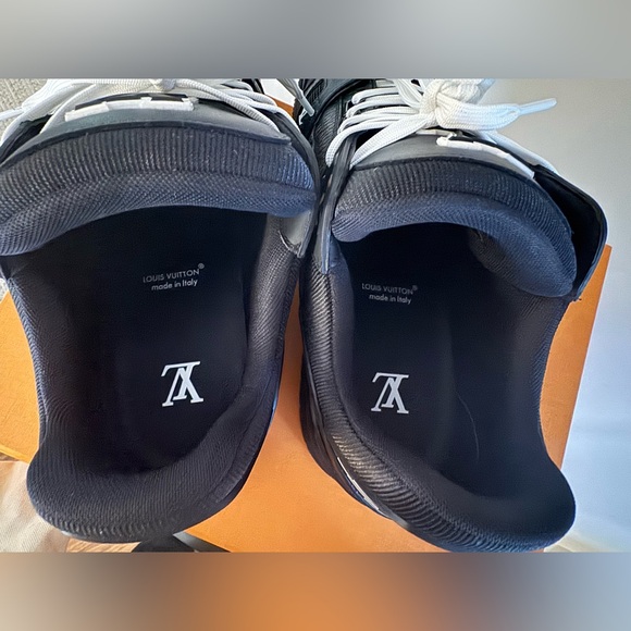 Louis Vuitton Black and White Men's Trainer Sneakers - US Size 11 - Picture 5 of 10